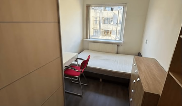 Kamer | m² | €1000,-