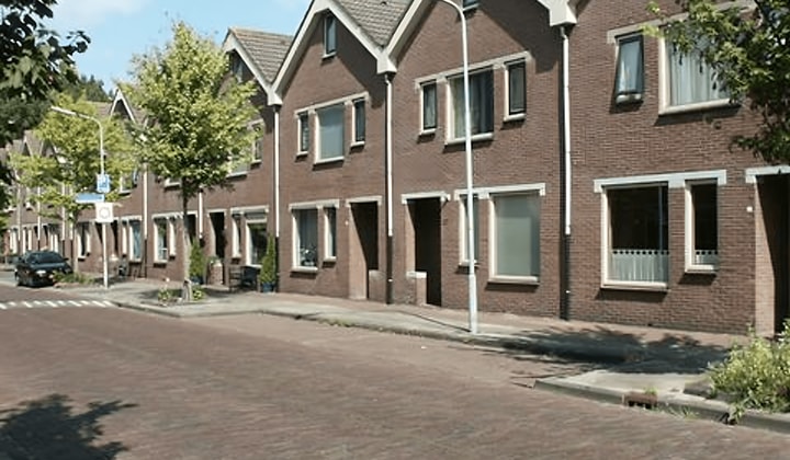Huis | 74m² | van Linschotenstraat | €932,-