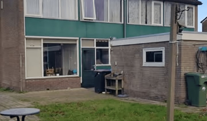 Huis | m² | €683,-