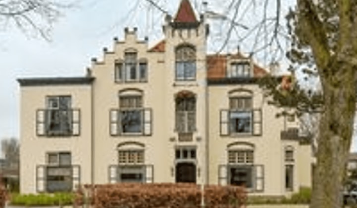 Kamer | 325m² | €3950,-