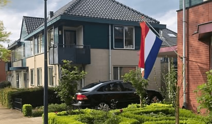 Huis | 99m² | €670,-