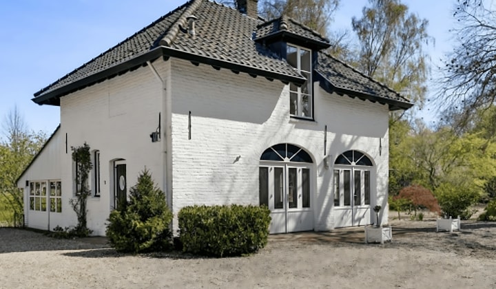 Kamer | 114m² | €1575,-