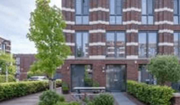 Kamer | 191m² | €3250,-