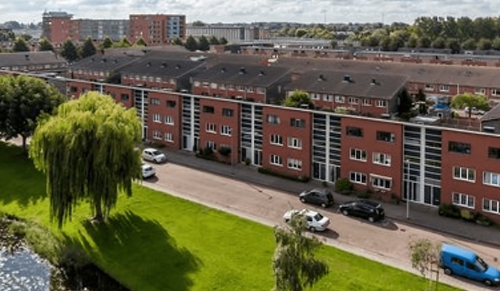 Kamer | 100m² | €1375,-