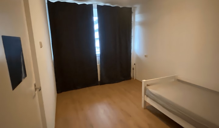 Kamer | 12m² | €975,-