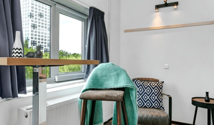 Gemeubileerde studio met parkeerplaats