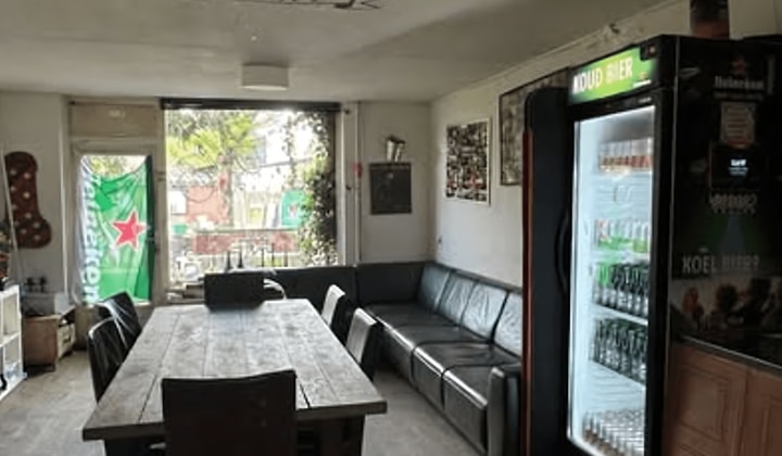 Studentenkamer met tuin en wasmachine