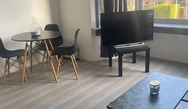 Gemeubileerd Appartement met Badkamer en Keuken nabij Centrum