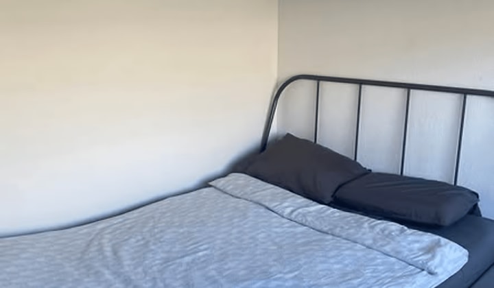 Huis met 6 slaapkamers en tuin, registratie mogelijk