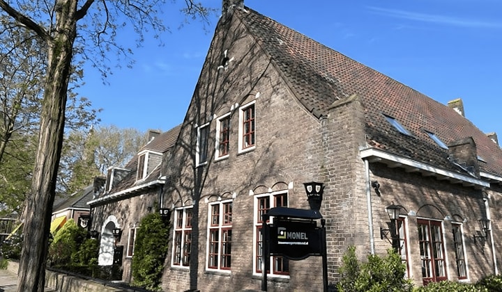 Gemeubileerd appartement met 2 kamers en dakterras