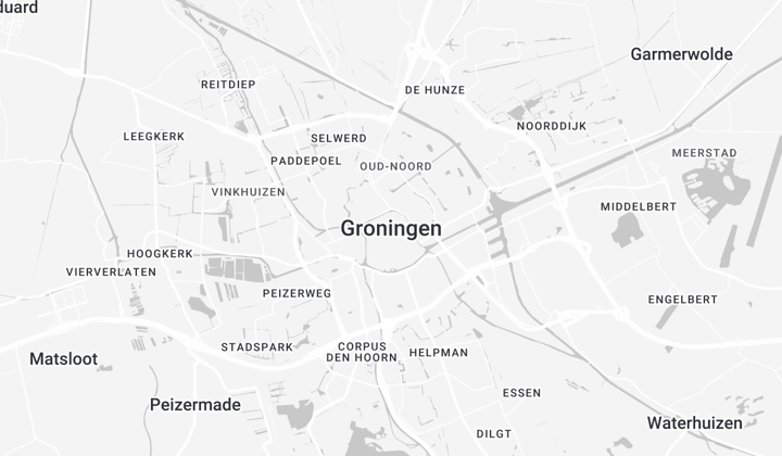 Kaal studentenkamer met balkon en wifi, delen toegestaan