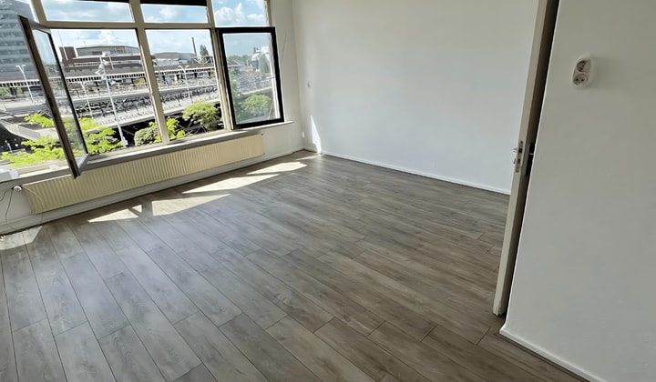 Gestoffeerde studentenkamer met mooi uitzicht en wifi inbegrepen
