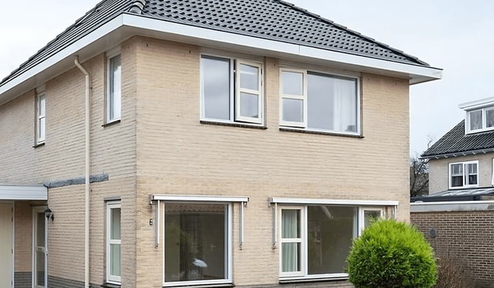 Kamer | 380m² | €1600,-