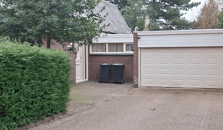 Huis | 226m² | €2200,-