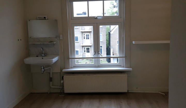 Lichte gestoffeerde kamer met tuin en all-in prijs