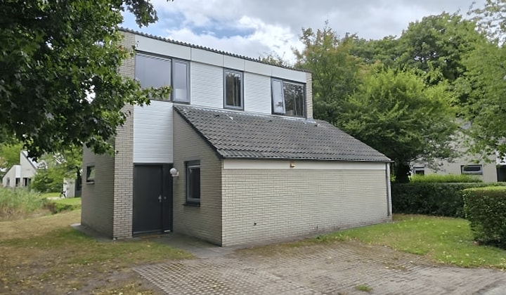 Huis | 80m² | €1375,-