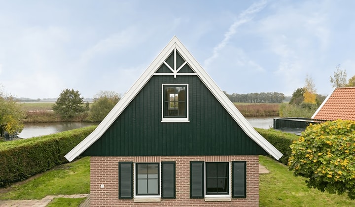Kamer | 356m² | €2250,-