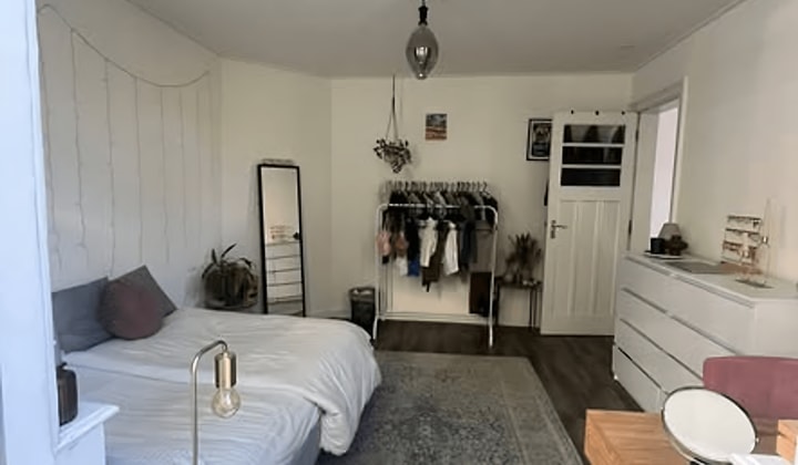 Kamer te huur met gedeelde woonkamer en keuken