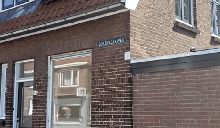 Eengezinswoning met tuin en parkeerplaats
