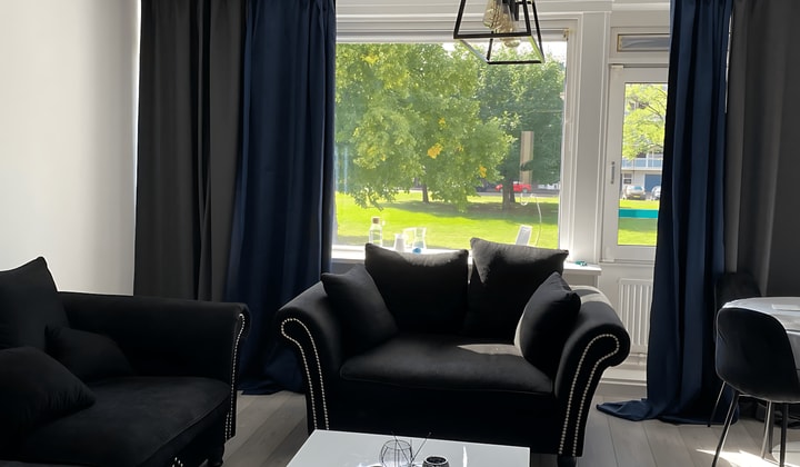 Gemeubileerd appartement met 3 slaapkamers en inschrijving