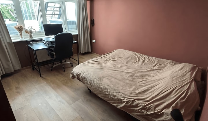 Gemeubileerde kamer met tuin en balkon, inclusief registratie