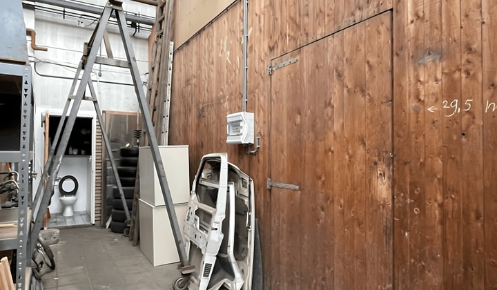 Kale garagebox 30 m² met lange huurtermijn en zonder huisdieren