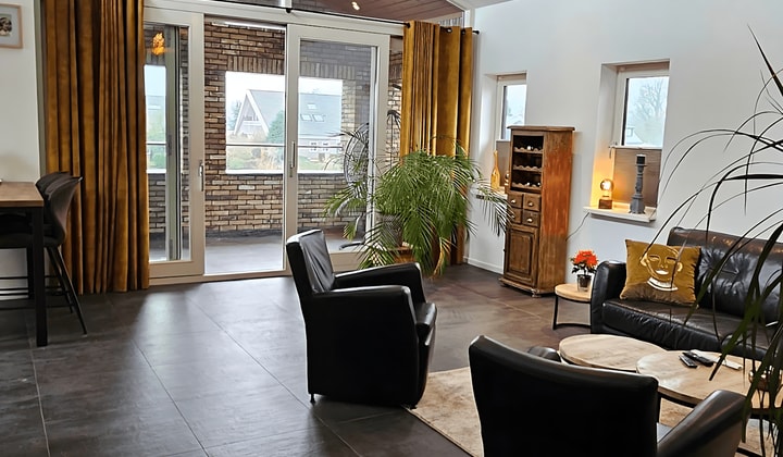 Huis | 100m² | €2075,-