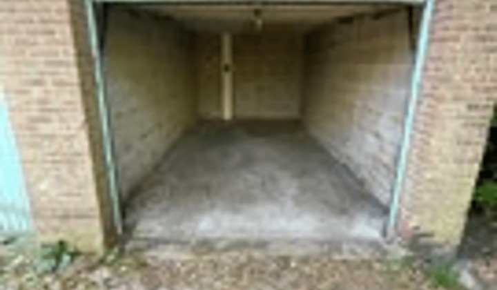 Garagebox te huur met parkeerplaats