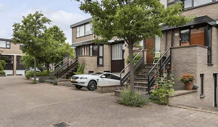 Herenhuis met tuin en gemeubileerd