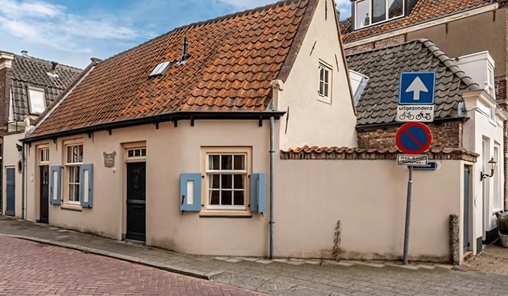 Huis | m² | €1850,-