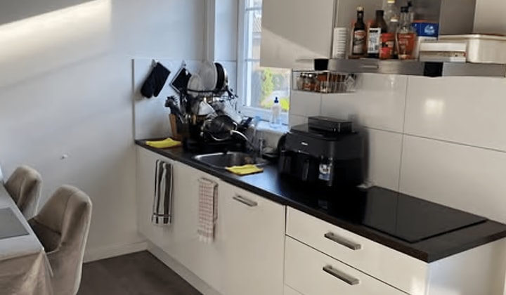 Studio met balkon en inclusief nutsvoorzieningen