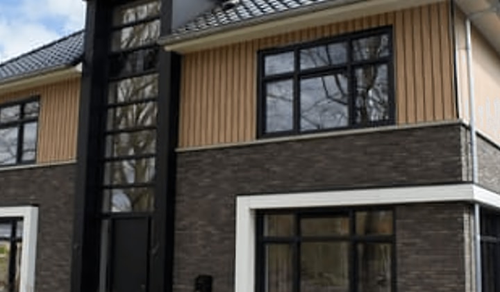 Kamer | 287m² | €2450,-