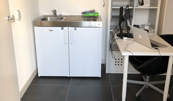 Gemeubileerde studio met eigen keuken en badkamer, rustig en rookvrij