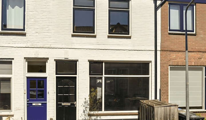 Geschakelde eengezinswoning met tuin en tijdelijke verhuur