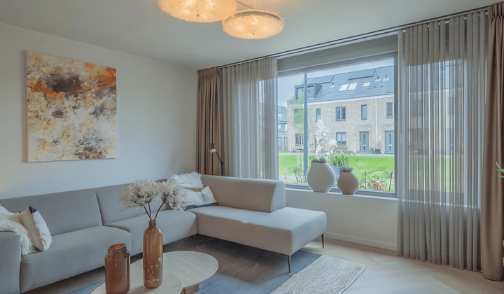 Kamer | 150m² | €2950,-