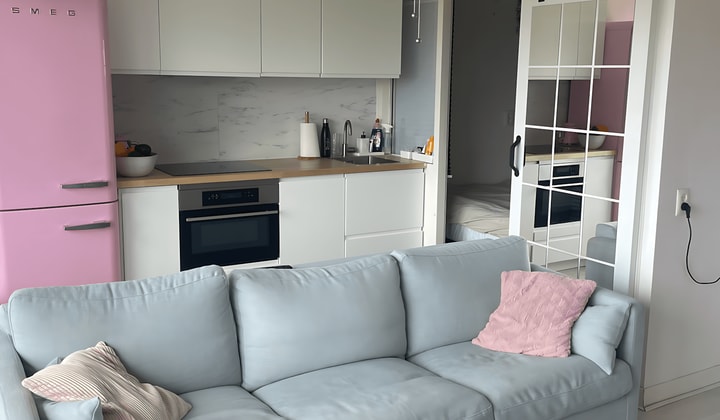 Gemeubileerde studio met balkon en wasmachine