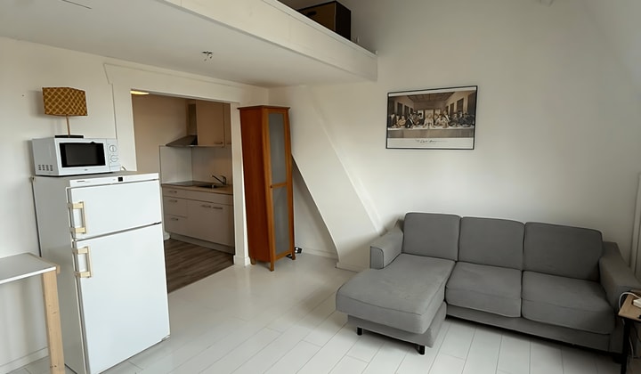 Gemeubileerde studio met 1 slaapkamer en parkeergelegenheid
