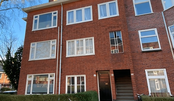 Gestoffeerde kamer met eigen keukenblok en wasmachine