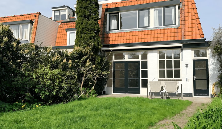 Gestoffeerd huis met tuin en wasmachine
