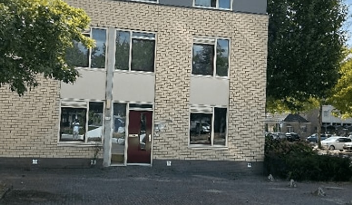 Studentenkamer met tuin en parkeerplaats, prijs exclusief