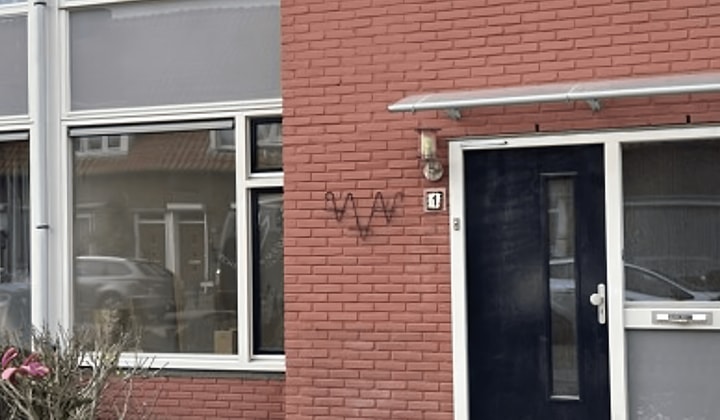 Eengezinswoning met tuin en parkeergelegenheid