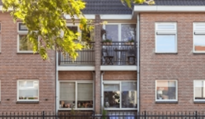 Kamer | 187m² | €2695,-