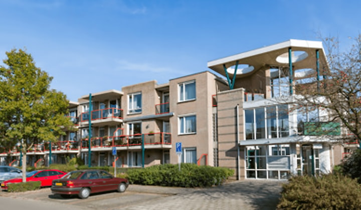 Seniorenappartement met balkon en parkeerplaats