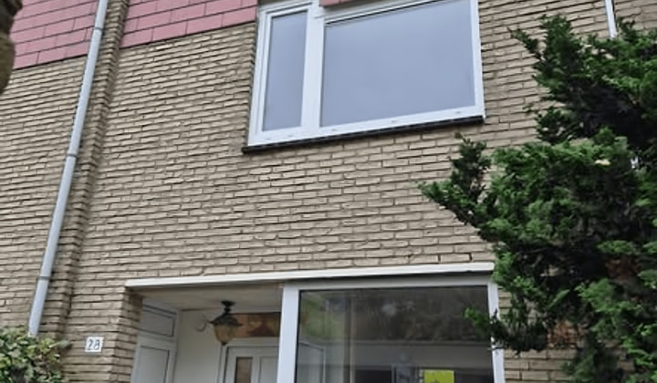 Gemeubileerde kamer met balkon en tuin