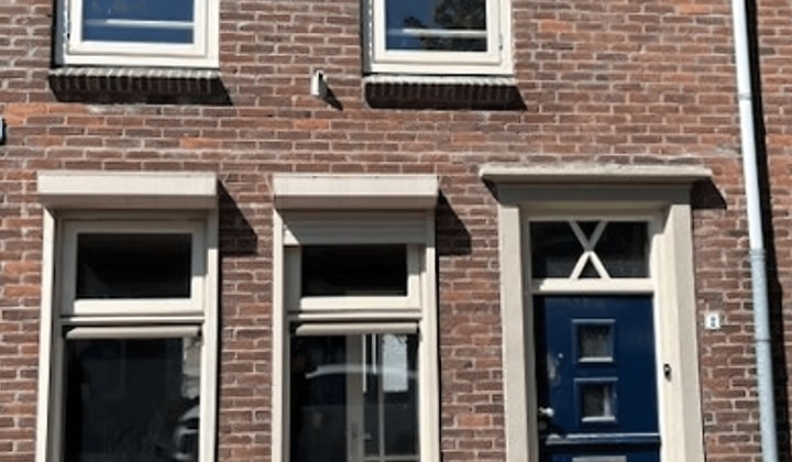 Eengezinswoning met tuin en parkeergelegenheid