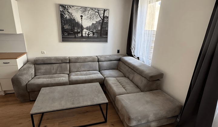 Kamer | 149m² | €1550,-