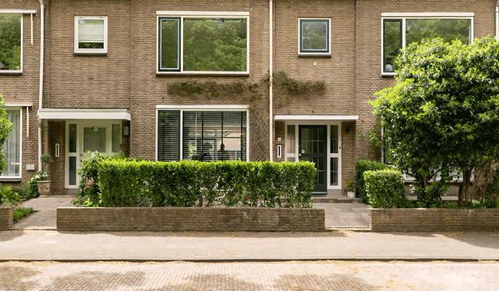 Ruime eengezinswoning met tuin en balkon, 5 slaapkamers