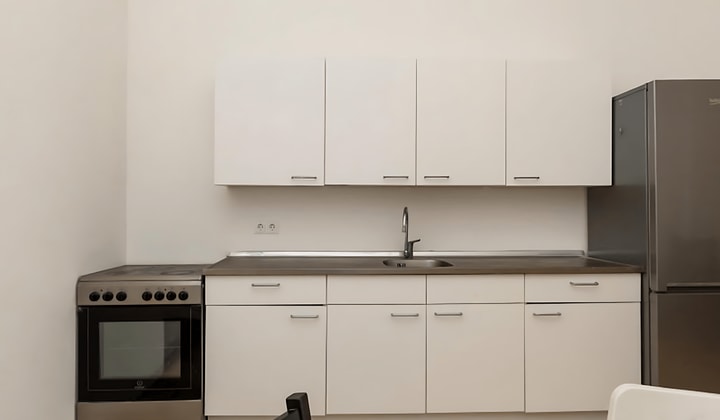 Gemeubileerd appartement met 3 slaapkamers en parkeergelegenheid in beschermd stadsgebied