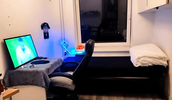 Kamer | m² | €700,-
