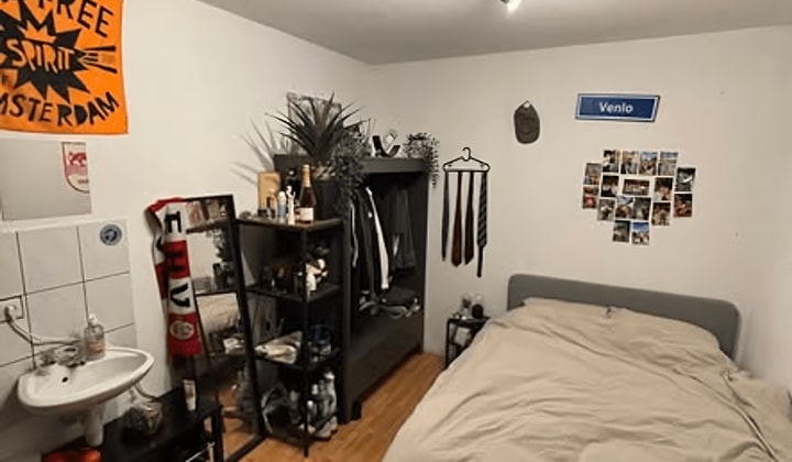 Kamer met eigen wasbak in studentenhuis